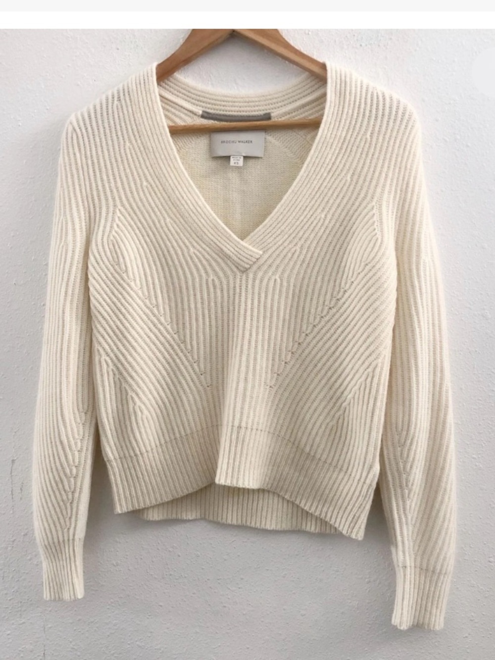Brochu Walker Cream V-Neck Ribbed Knit Sweater